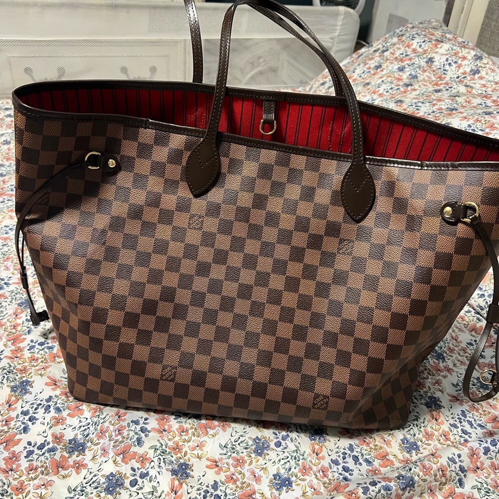 Authentic Louis Vuitton Neverfull GM red interior bag only